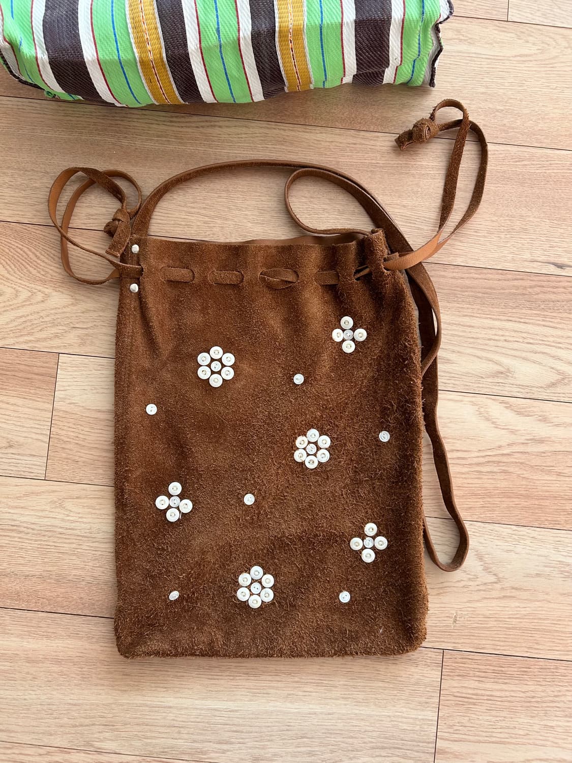 Bode 보디 스웨이드 펄 크로스백 상품이미지6