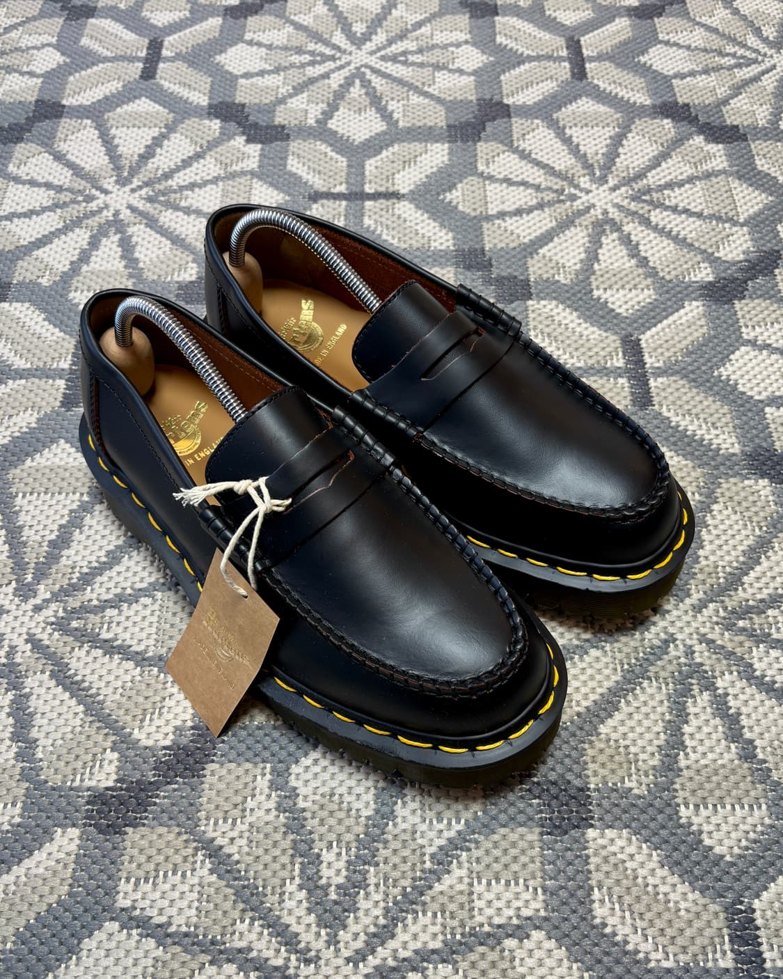 (260) 닥터마틴 MIE 펜톤 벡스 블랙 상품이미지1