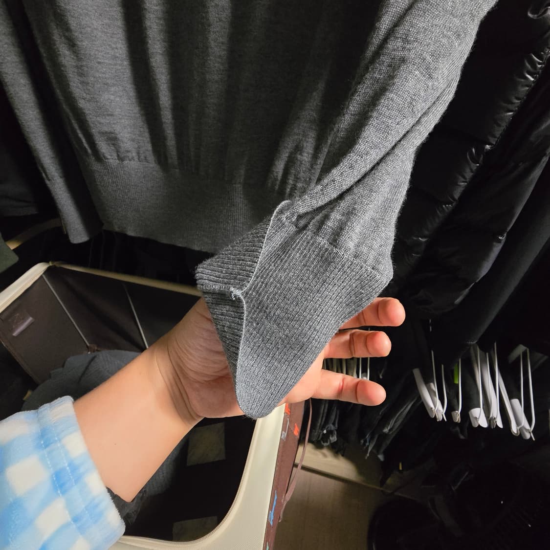 톰브라운 메리노울 가디건 그레이 & 맨투맨 메리노울 니트 상품이미지4