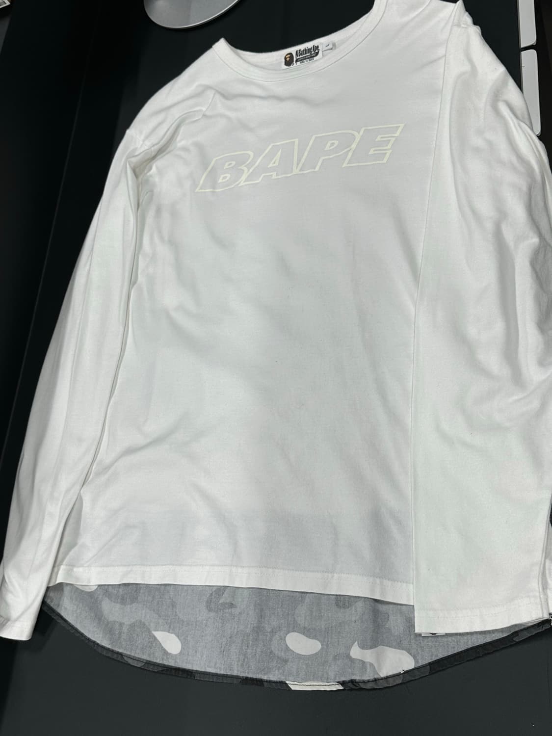 베이프 긴팔 화이트 로고 프린팅 카모 슬리브 상품이미지6
