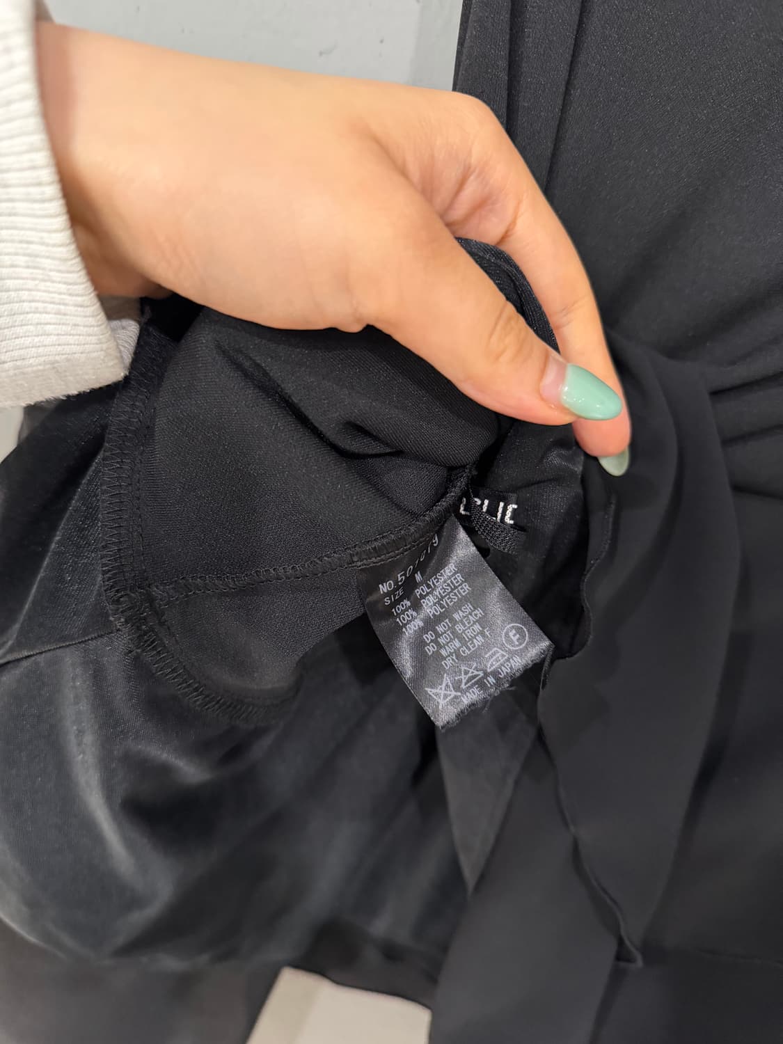 diagonal cutting detail skirt 상품이미지8