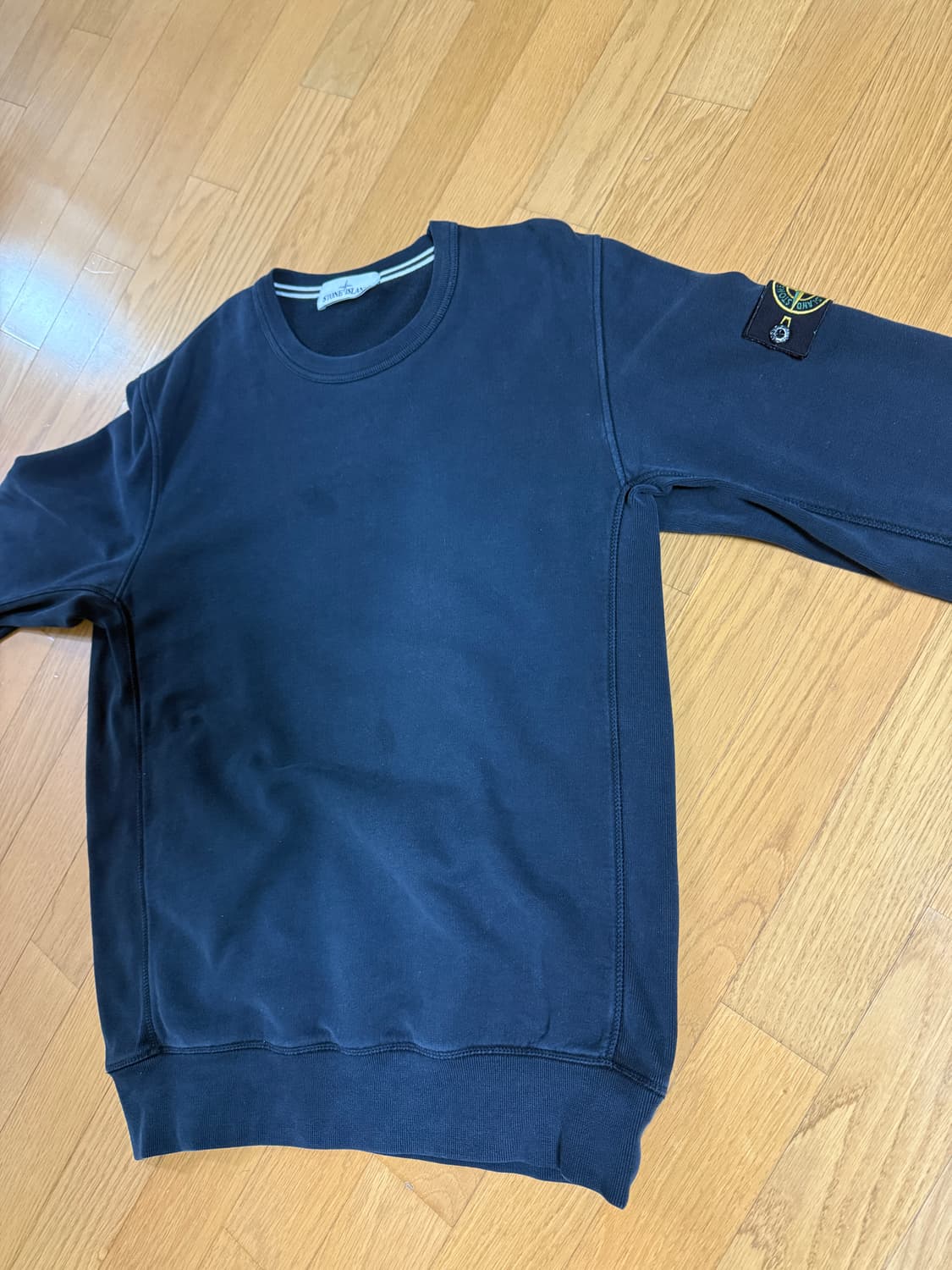 스톤아일랜드 네이비 맨투맨 상품이미지1