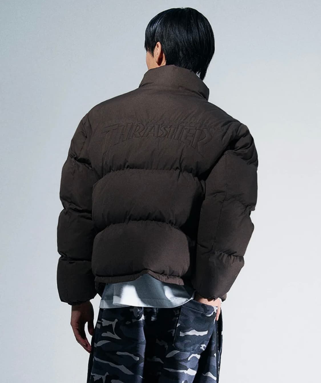 트레셔 엠보스 로고  숏 푸퍼 패딩 상품이미지1