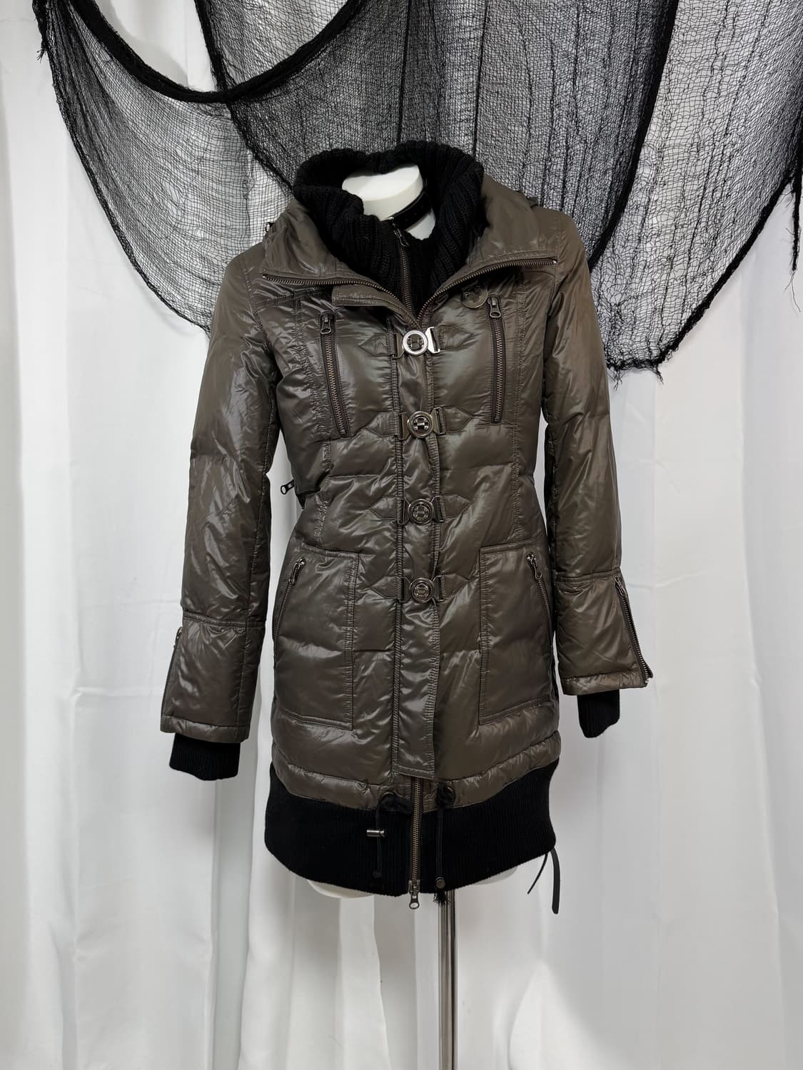 khaki buckle padding  상품이미지1