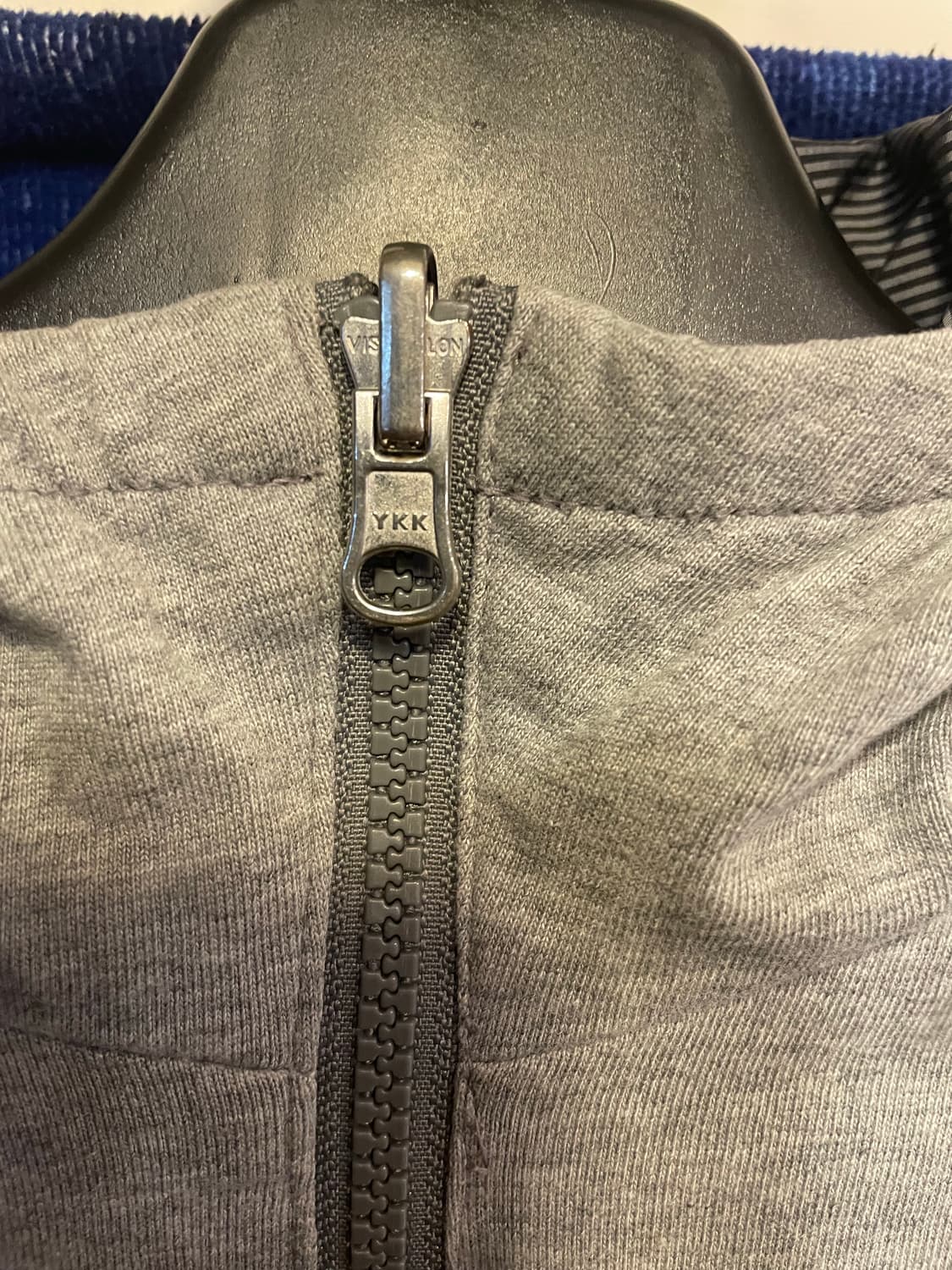 여성 아르마니 바람막이 실측50 기장53 상품이미지5