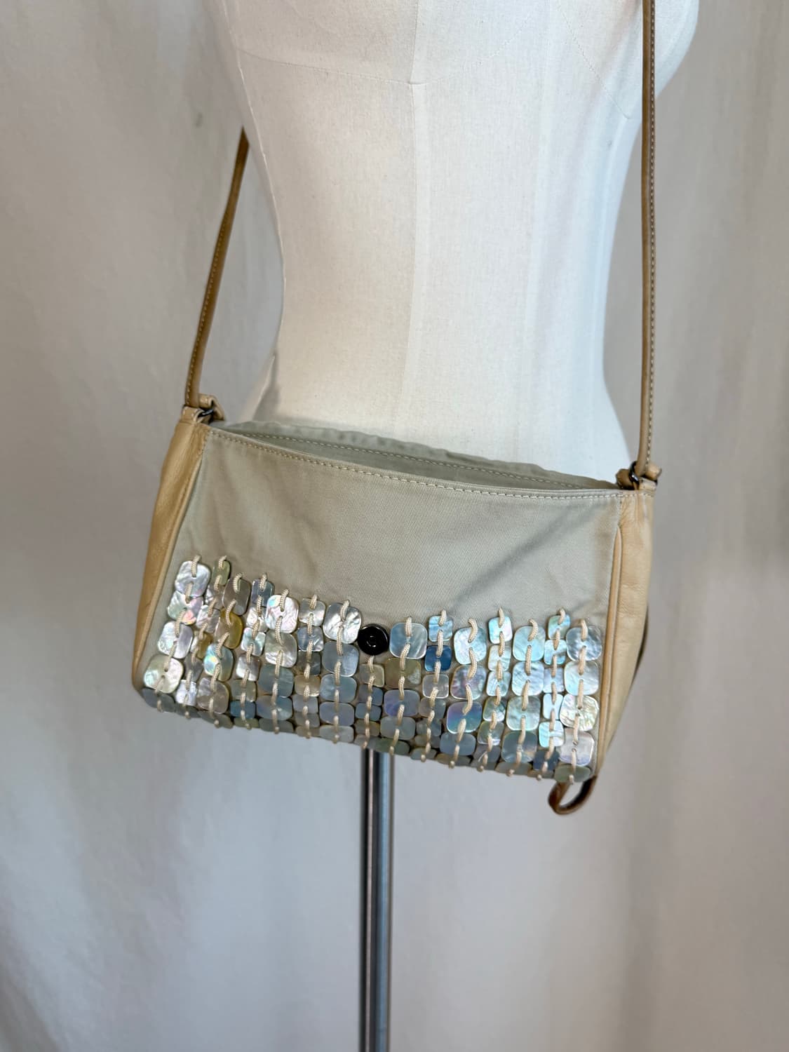 Hiroko Bis 자개단추 장식 백 상품이미지4