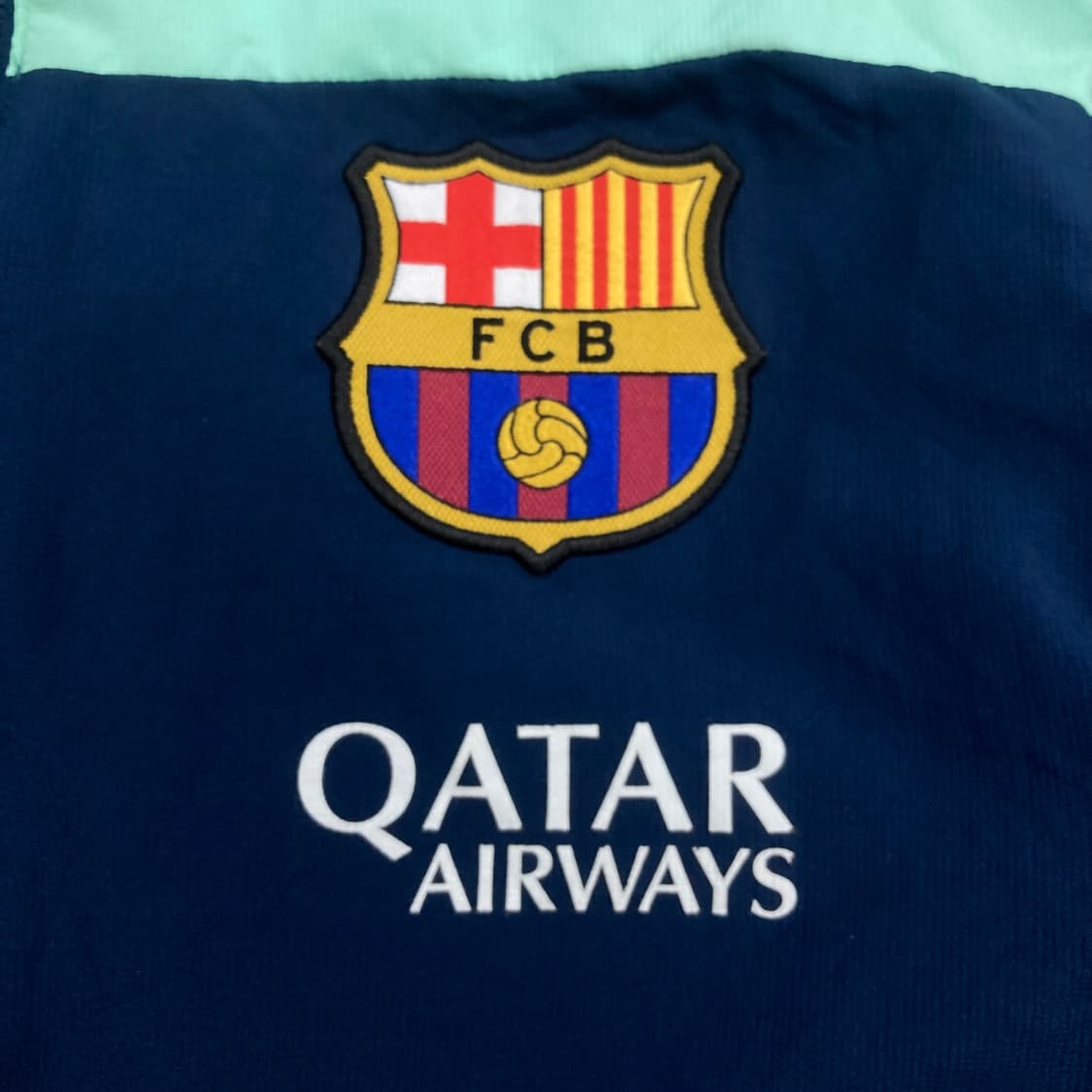 나이키 믹스 컬러 바르셀로나 로고 바람막이 상품이미지2