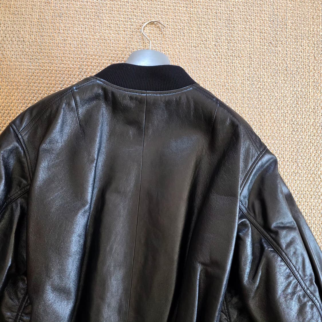 PRADA 프라다 이탈리안 최상급 어린 양가죽 MA-1 마원 레더 보머  상품이미지8