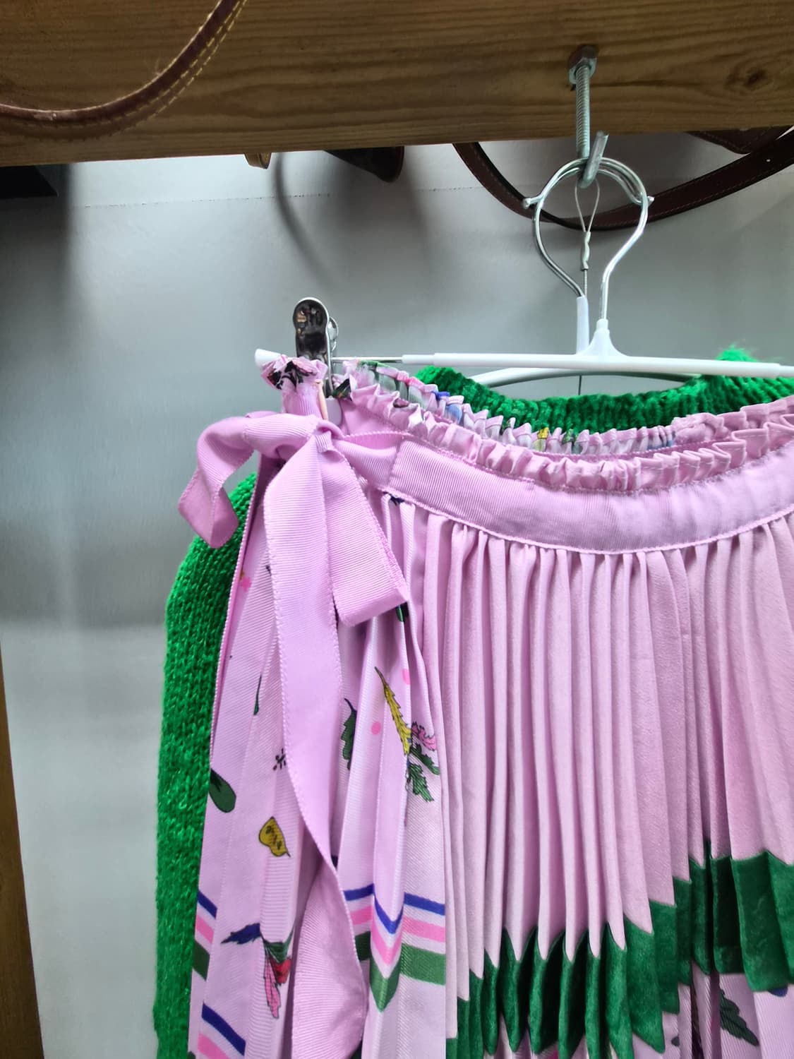 오브제 언발 플리츠스커트. 그린 홀가먼트 핸드메이드니트 상품이미지7