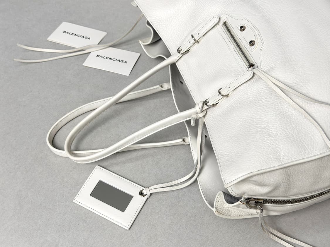 발렌시아가 파피에르 A4 짚 어라운드 쇼퍼백 상품이미지6