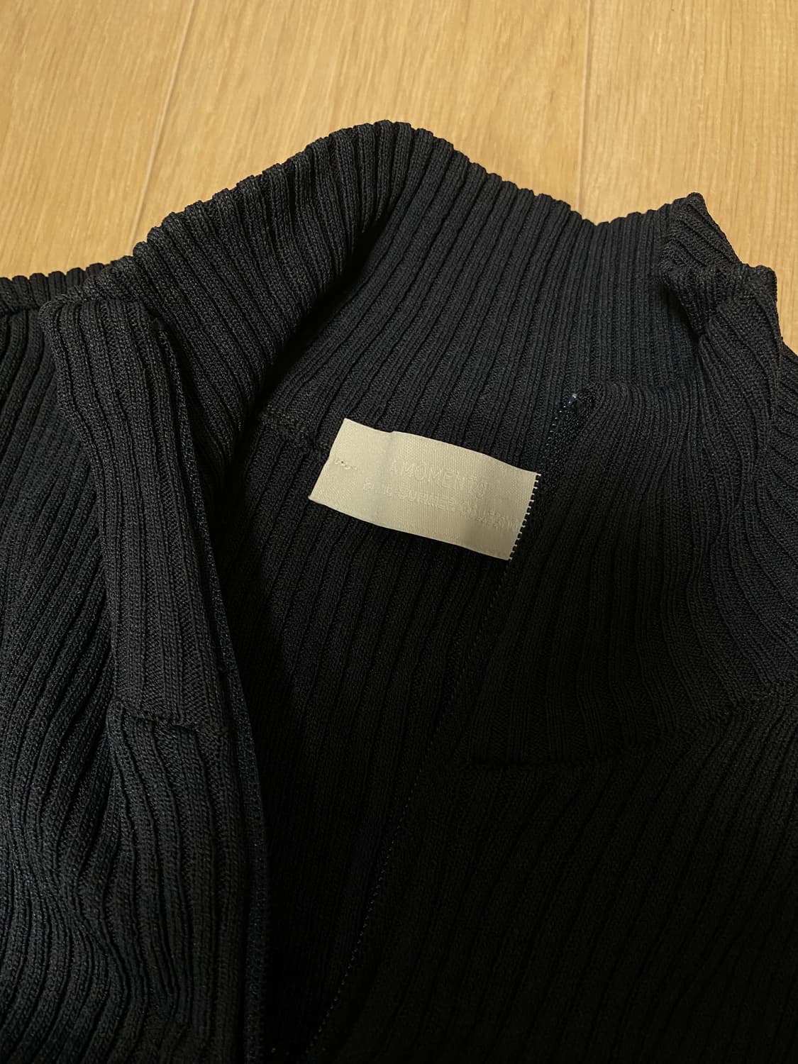 아모멘토 ribbed mock neck cardigan 상품이미지5