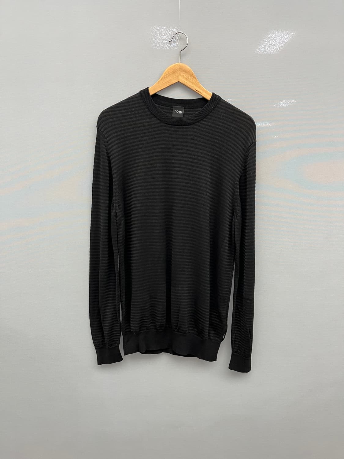 휴고보스 블랙 스트라이프 긴팔 니트 상품이미지1