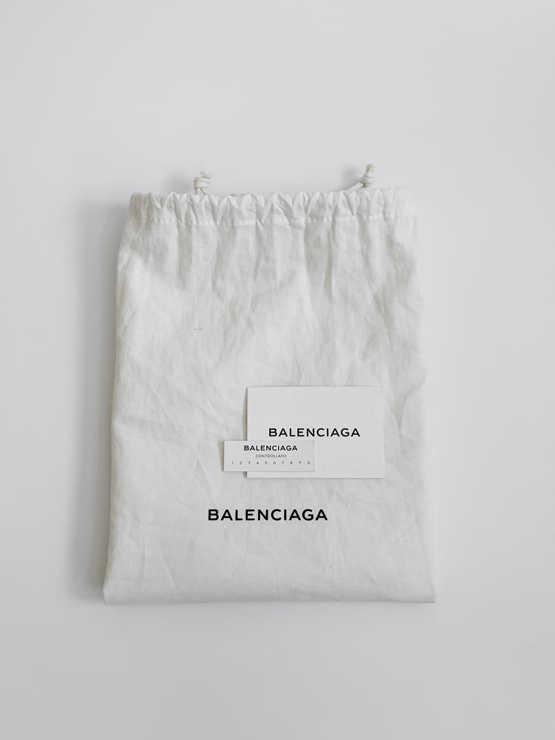 발렌시아가 클래식 시티백 미듐 판매합니다. 상품이미지9