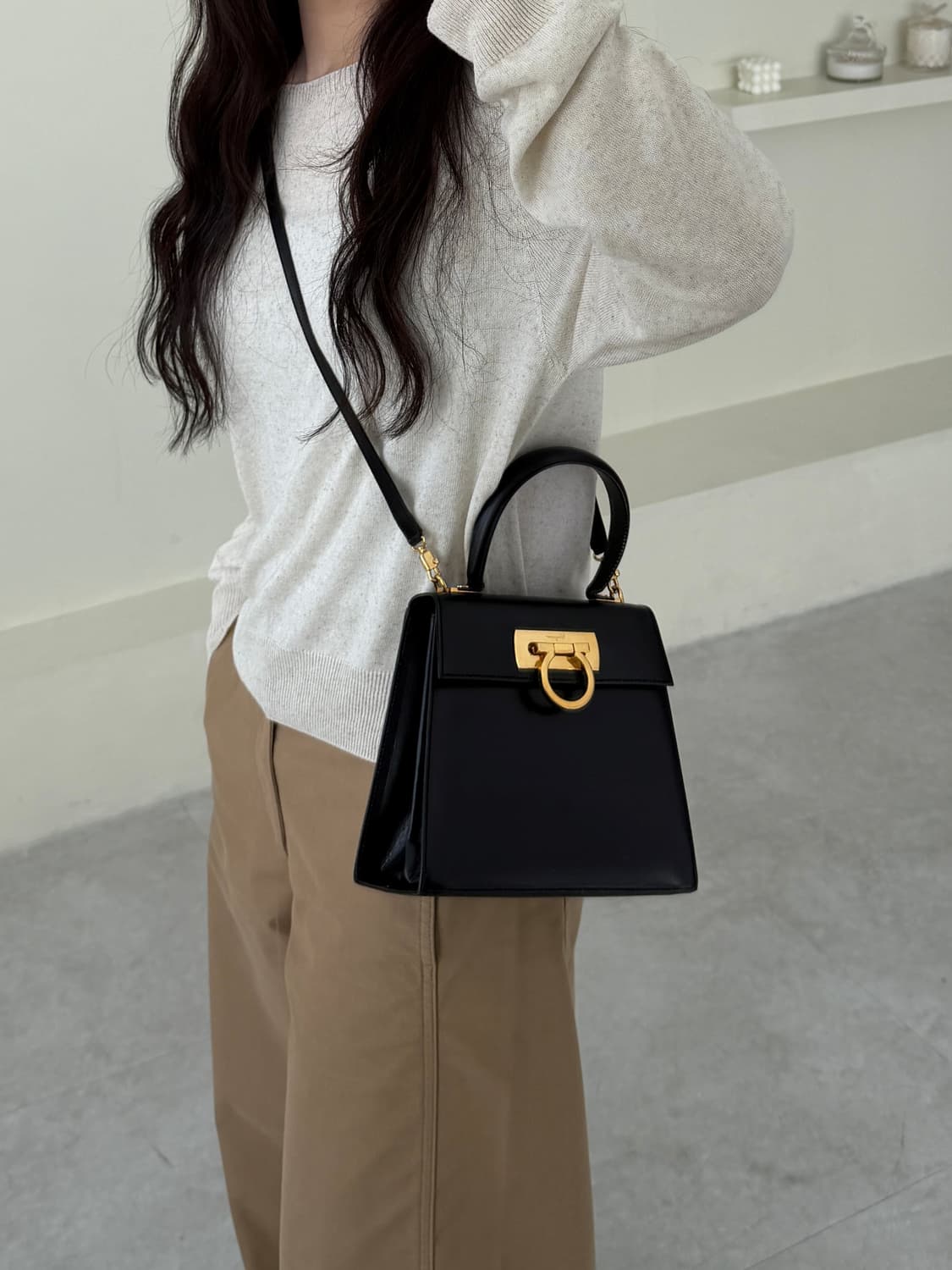 [Ferragamo] Iconic Top Handle Bag Small 상품이미지2