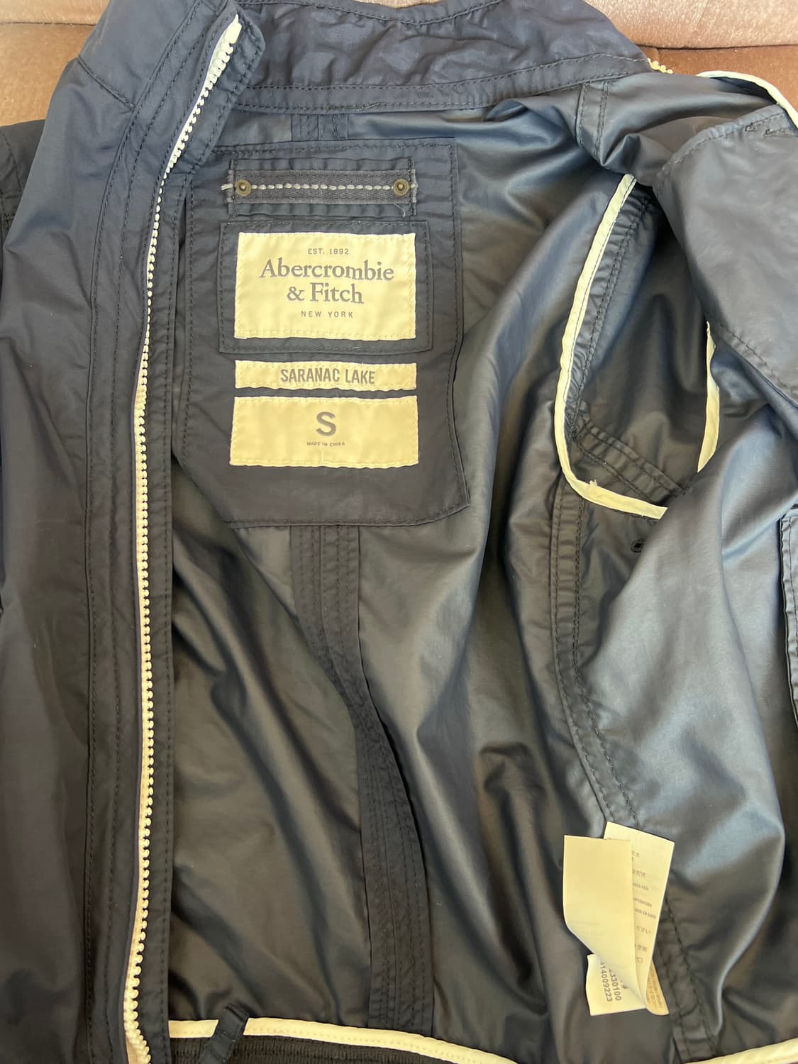 아베크롬비앤피치 남성 네이비 바람막이점퍼 간절기점퍼 상품이미지7