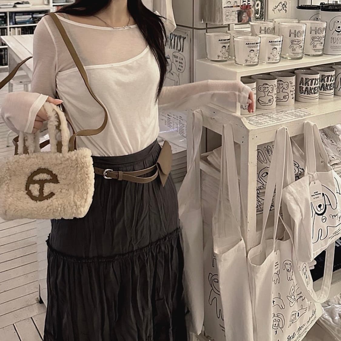 텔파 x 어그 리버스 스몰 쇼핑백 내츄럴 상품이미지1