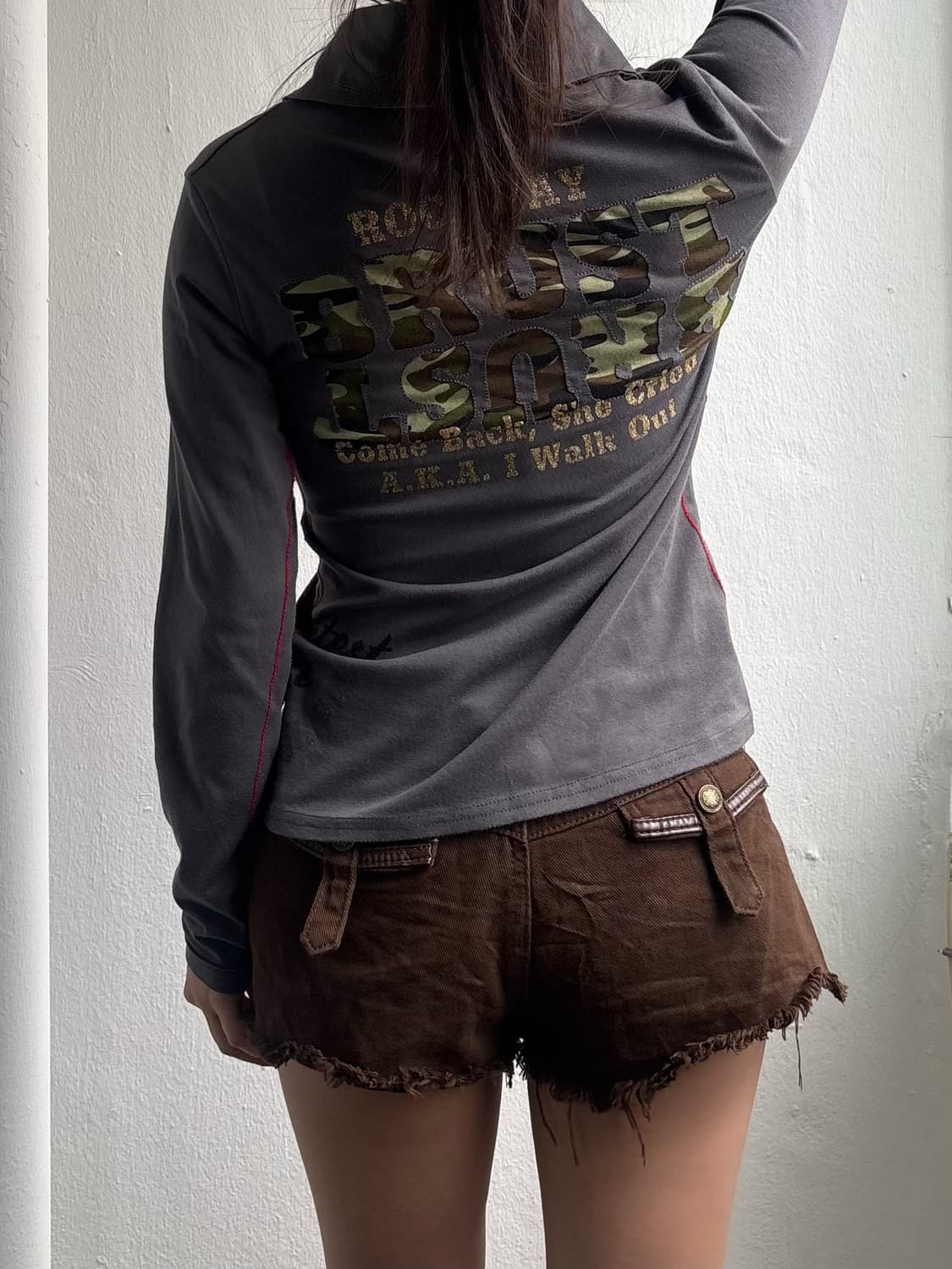 Vintage Camo Detail Collared Long Sleeve 상품이미지4