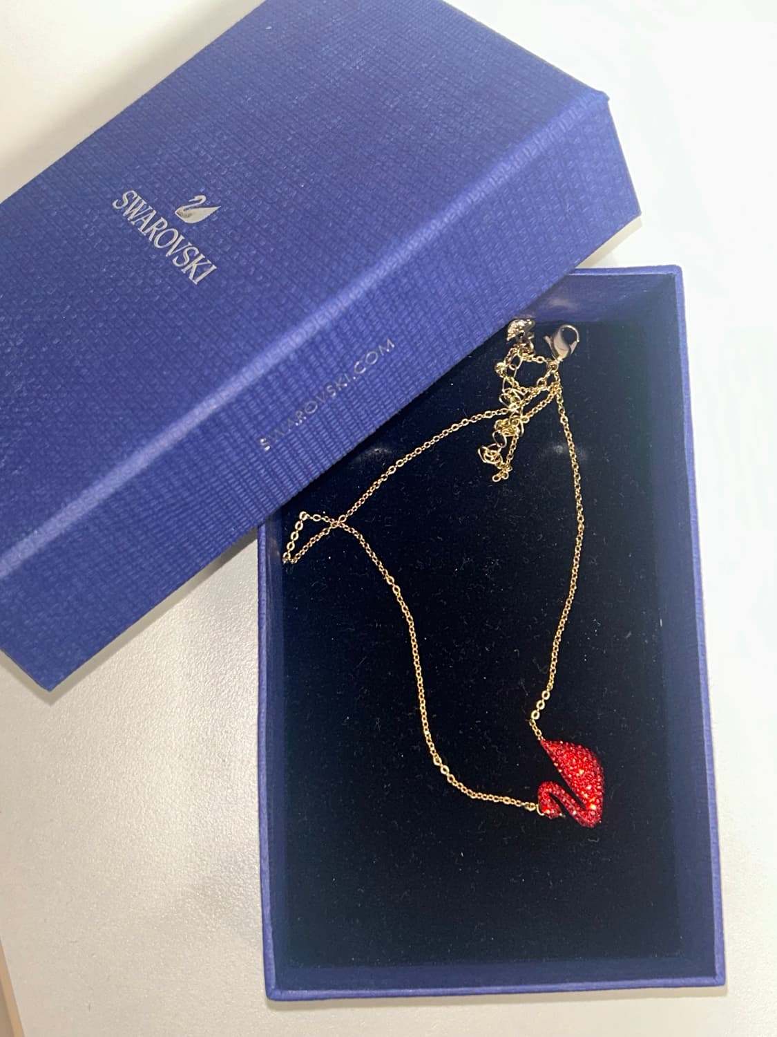 스와로브스키 레드 스완 목걸이 상품이미지1
