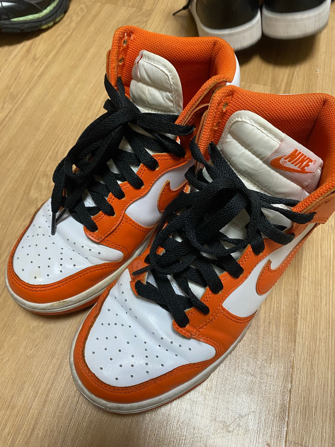 나이키 덩크 하이 레트로 오렌지 블레이즈 상품이미지1