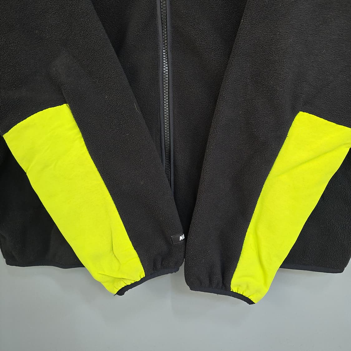 널디(NERDY) 배색 플리스 집업 블랙 M 상품이미지5