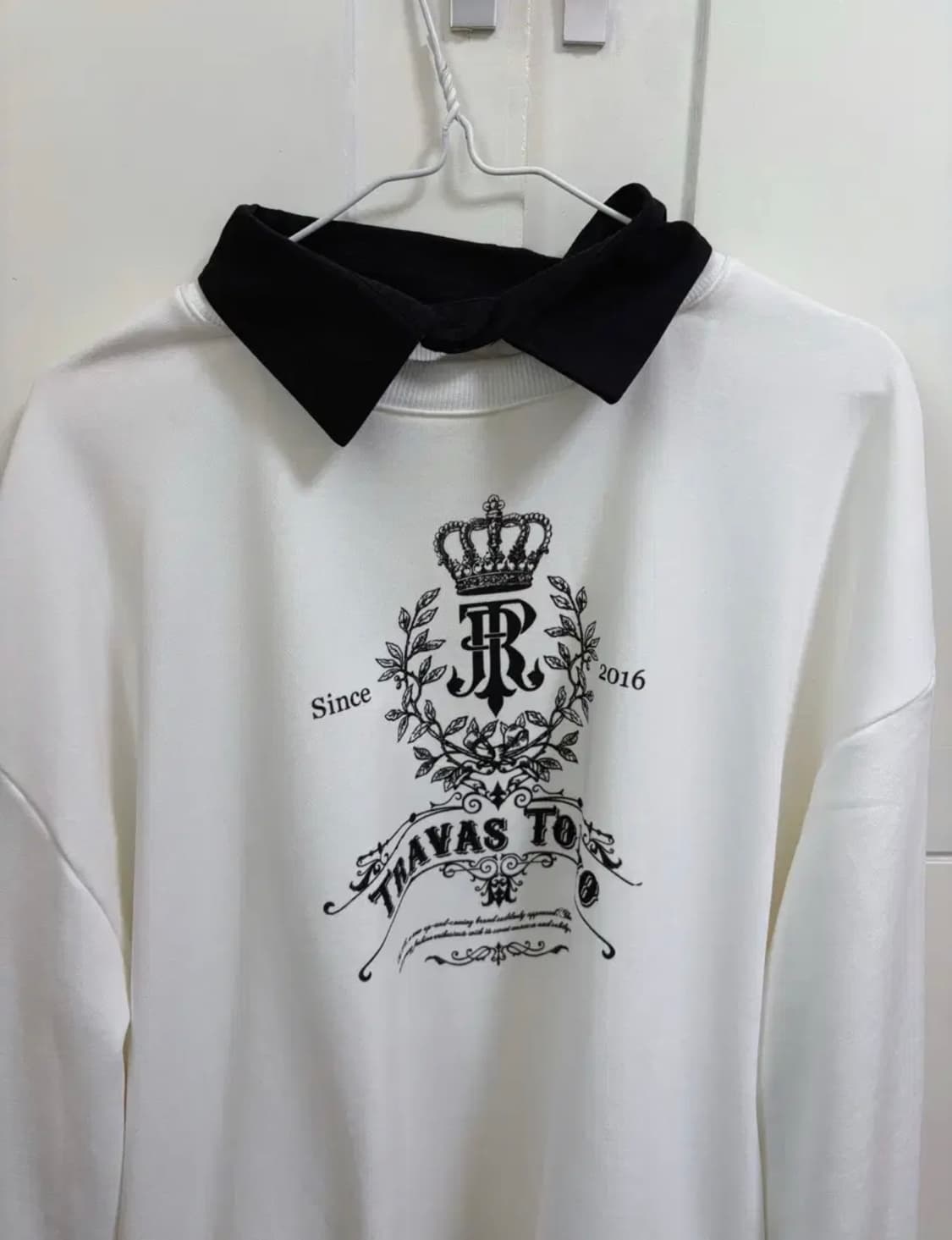 트라바스도쿄 엠블럼 로고 스웨트셔츠 서브컬쳐 중성계 상품이미지2