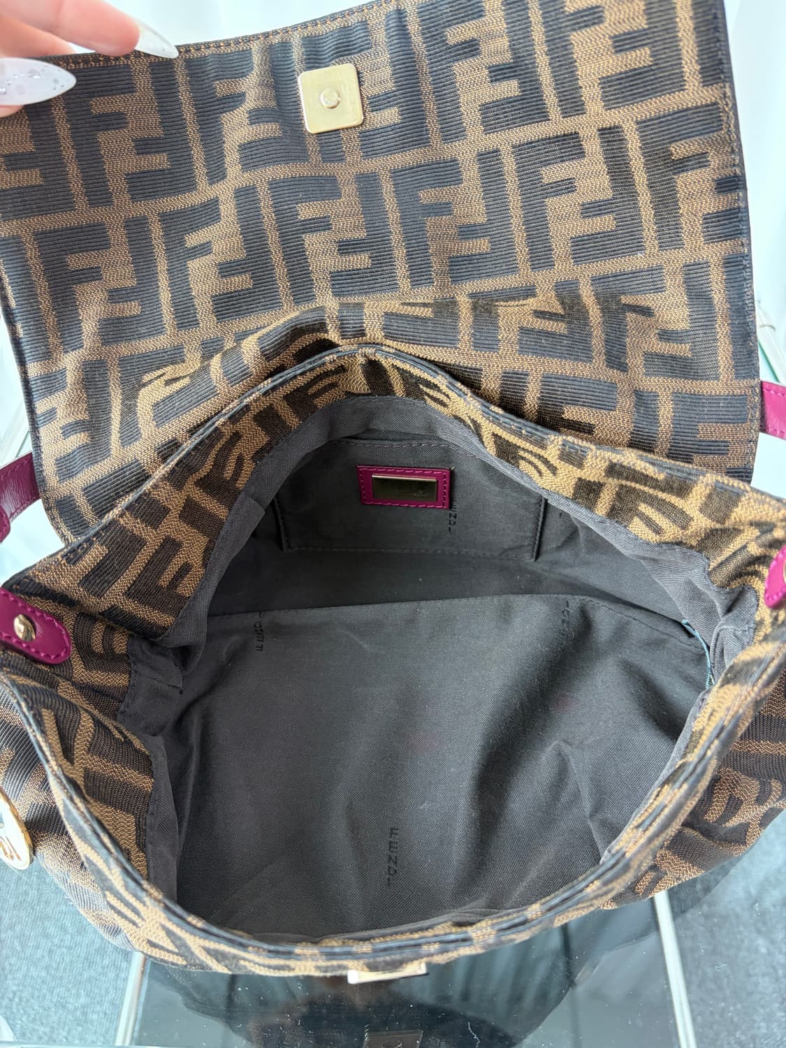 펜디 주카 세프 바게트백 상품이미지4