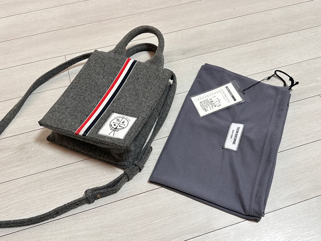 톰브라운 성수팝업 토트백 S 스몰 사이즈 상품이미지4