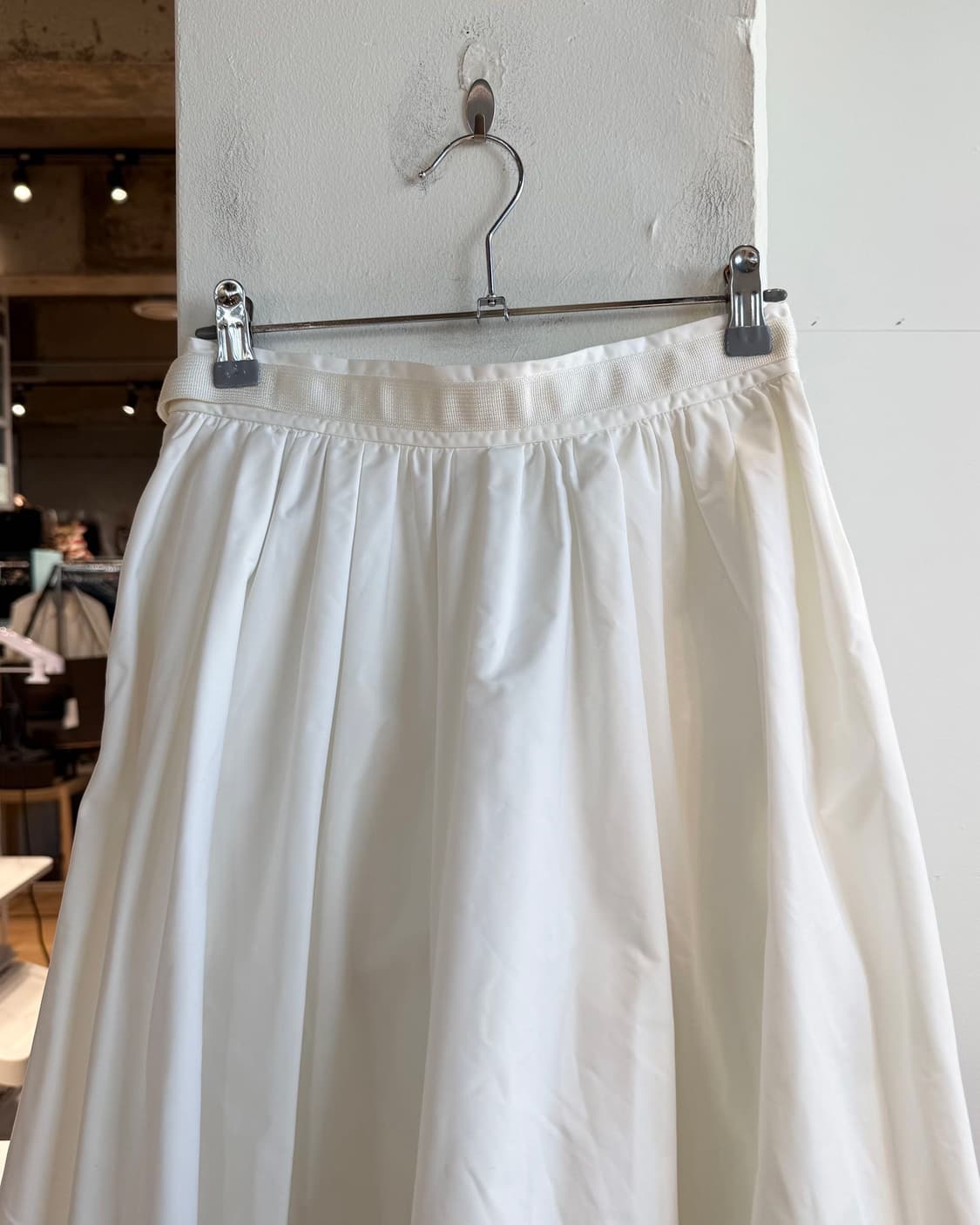 몽클레르 화이트 벨티드 플레어 스커트  상품이미지7