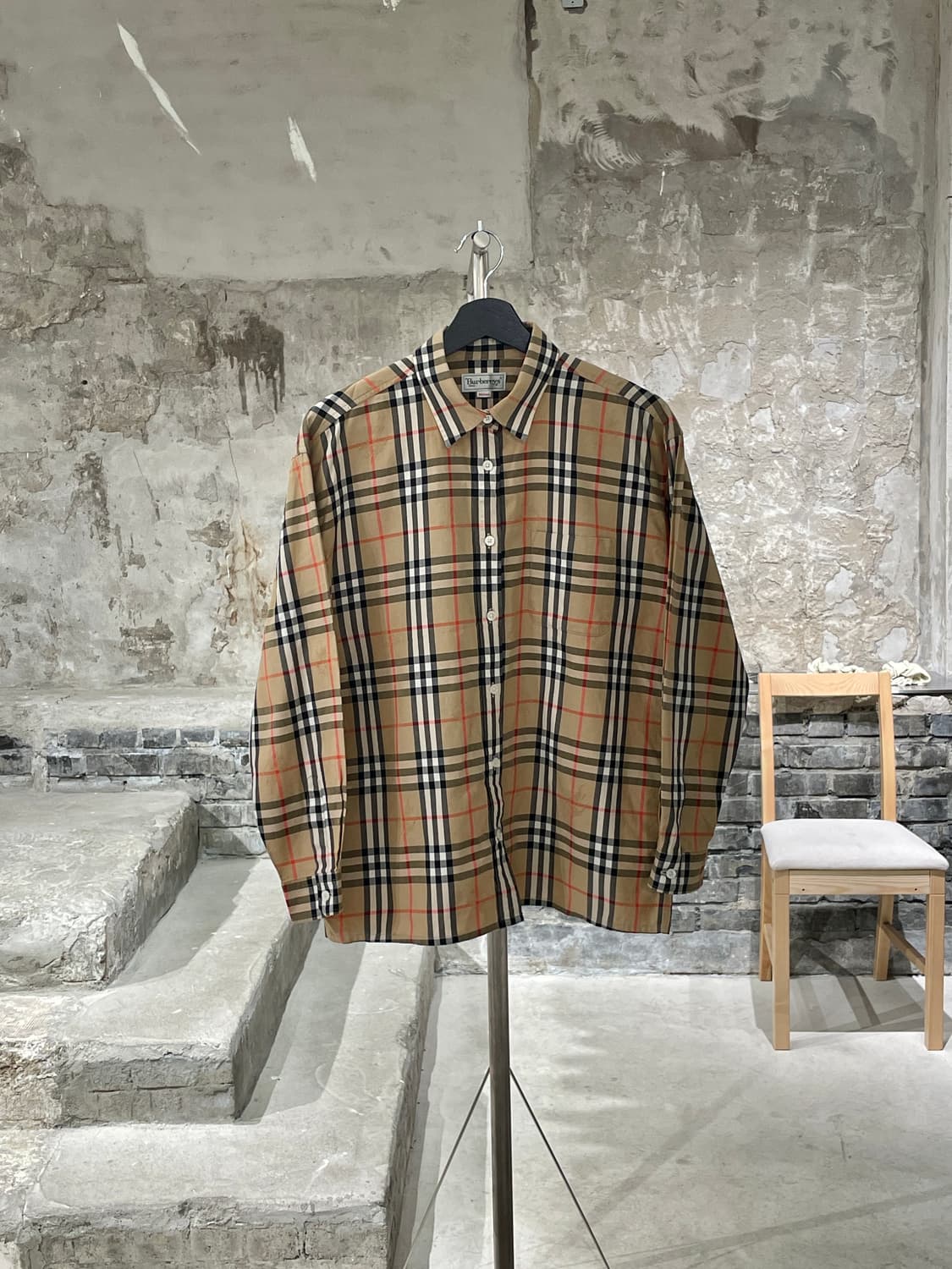 버버리 베이지 싱글 포켓 노바체크 기마로고 코튼 셔츠 상품이미지1