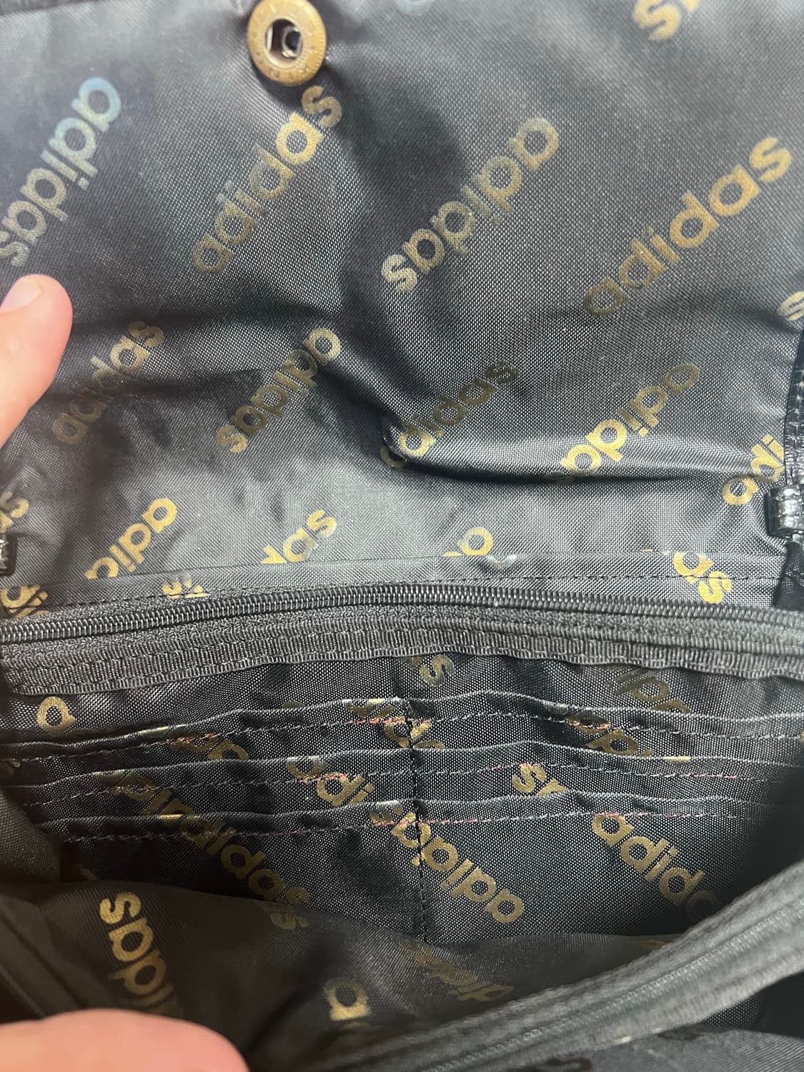 아디다스 올드스쿨 y2k 빈티지 블랙 골드 pvc 크로스백 숄더백 상품이미지2