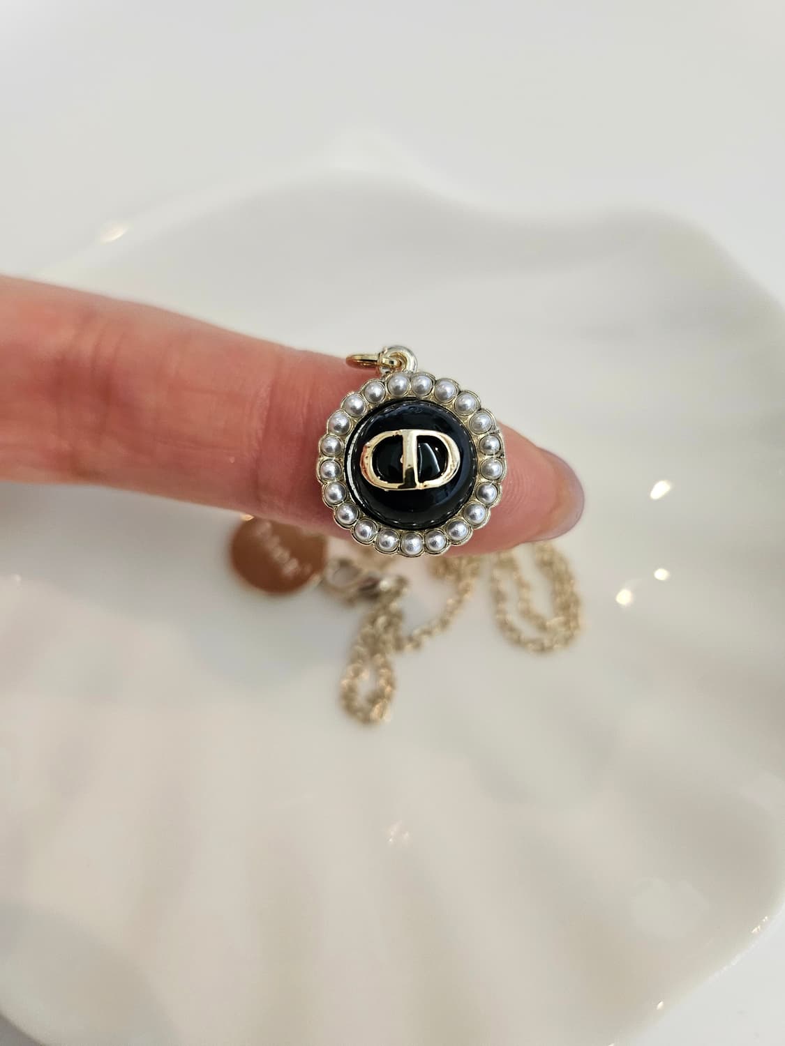 디올 업사이클링 블랙스톤 진주 목걸이 상품이미지5