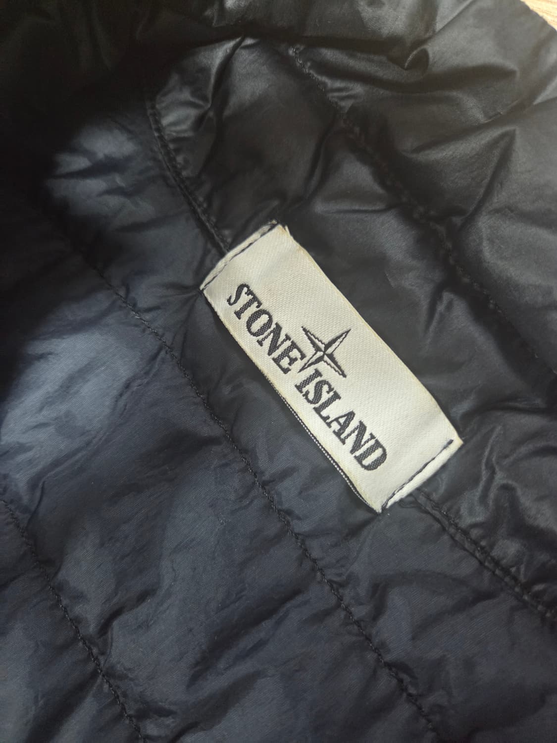 [M]스톤아일랜드 가먼트다이드 경량 패딩 베스트 상품이미지4