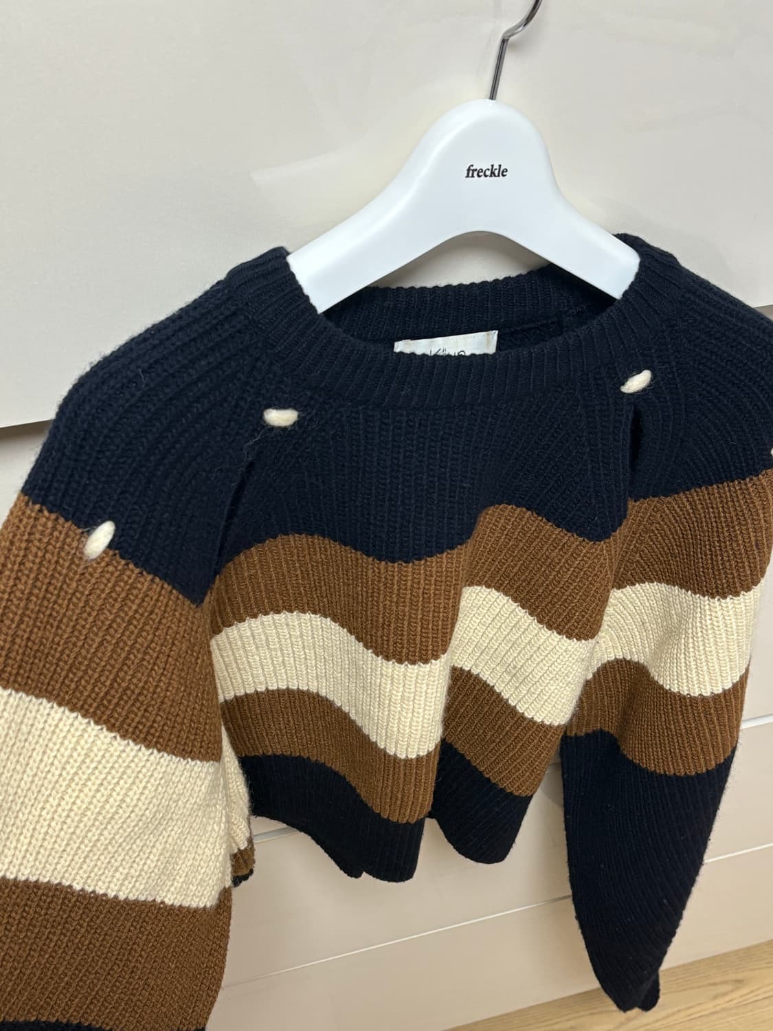 [kijun] 기준 크롭 니트 STRIPE CROP KNIT BLACK 상품이미지3