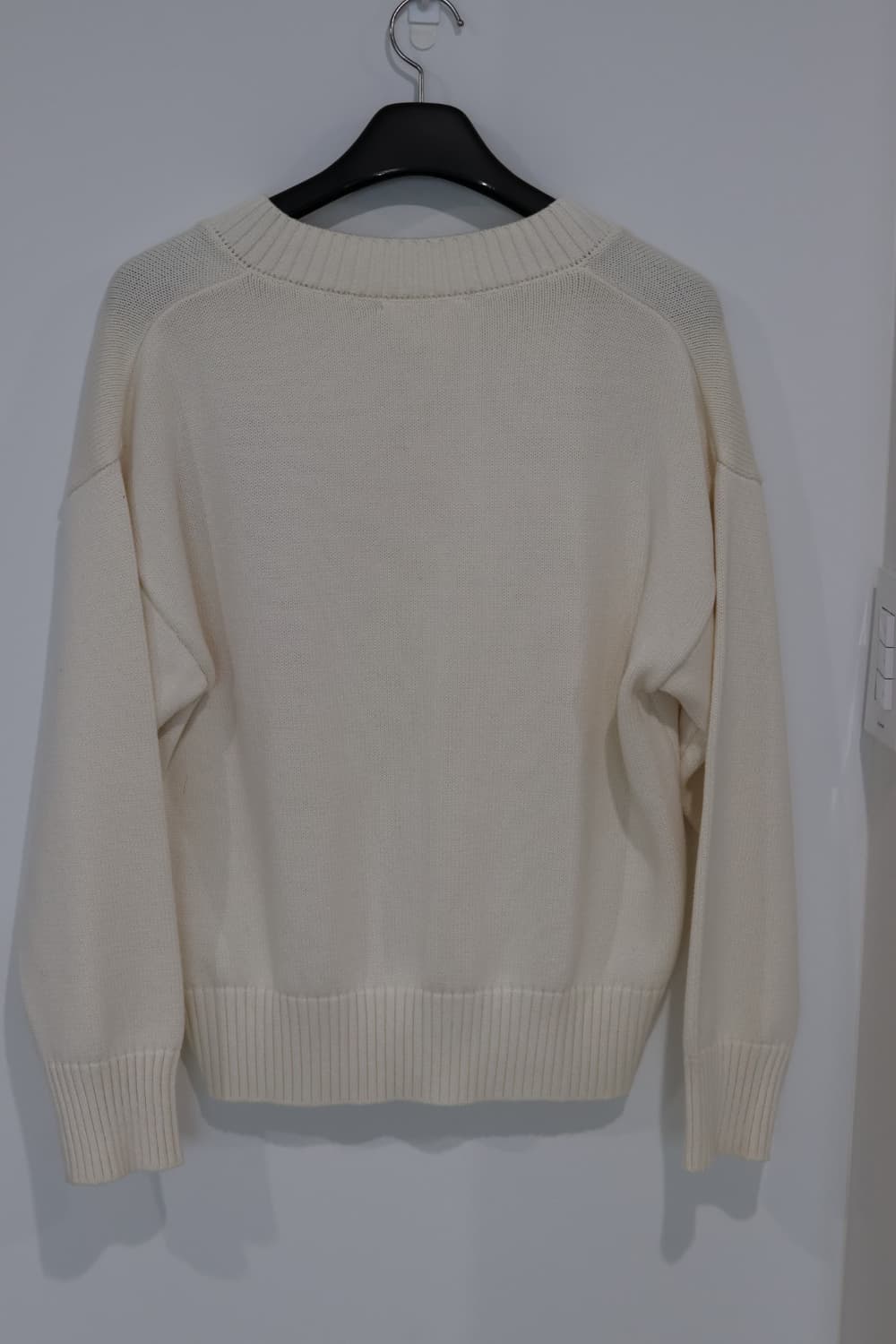 아미 브이넥 니트 상품이미지2