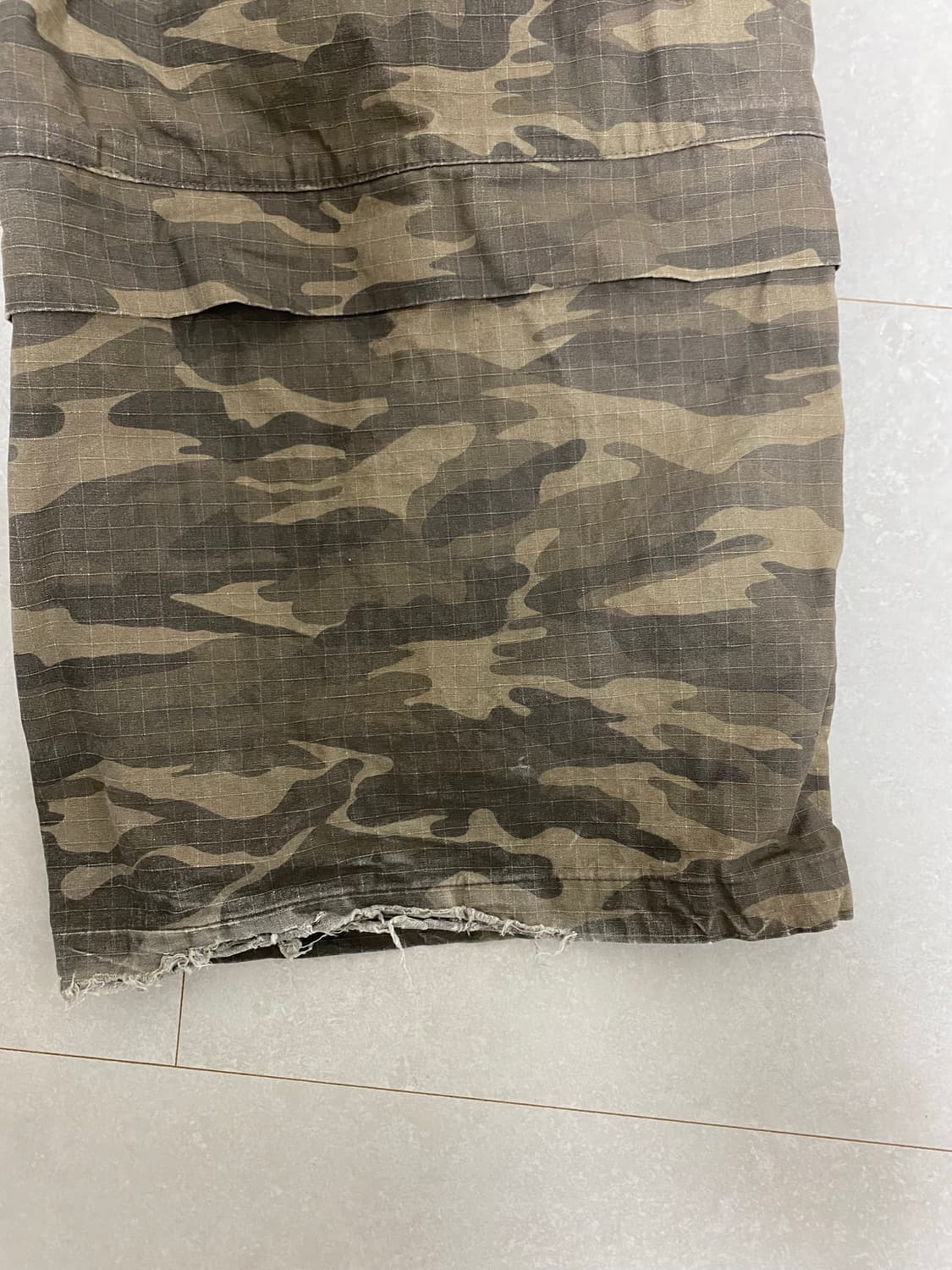 카미엔 타이탄 배기팬츠 크림카모(m)팝니다 상품이미지3