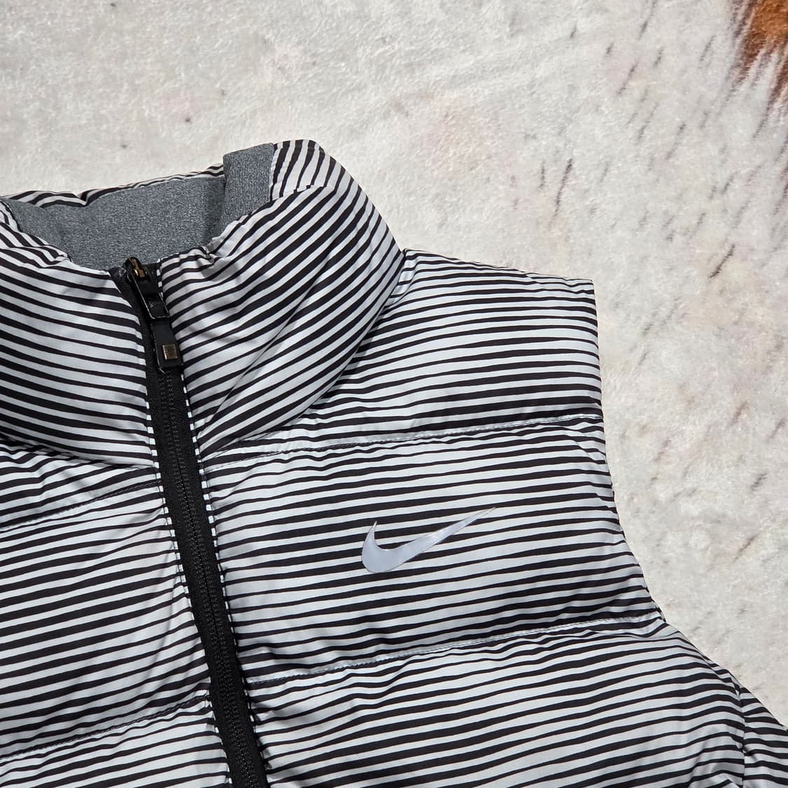 나이키 그라데이션 구스다운 패딩 베스트 상품이미지2