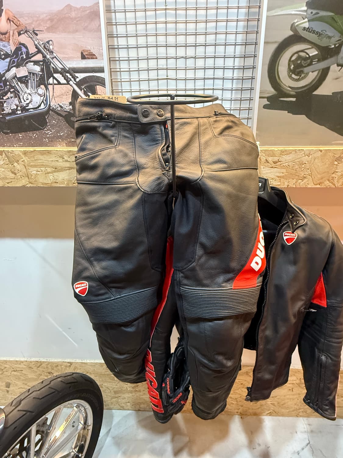 두카티 다이네즈 c4 가죽자켓 판매합니다 상품이미지3