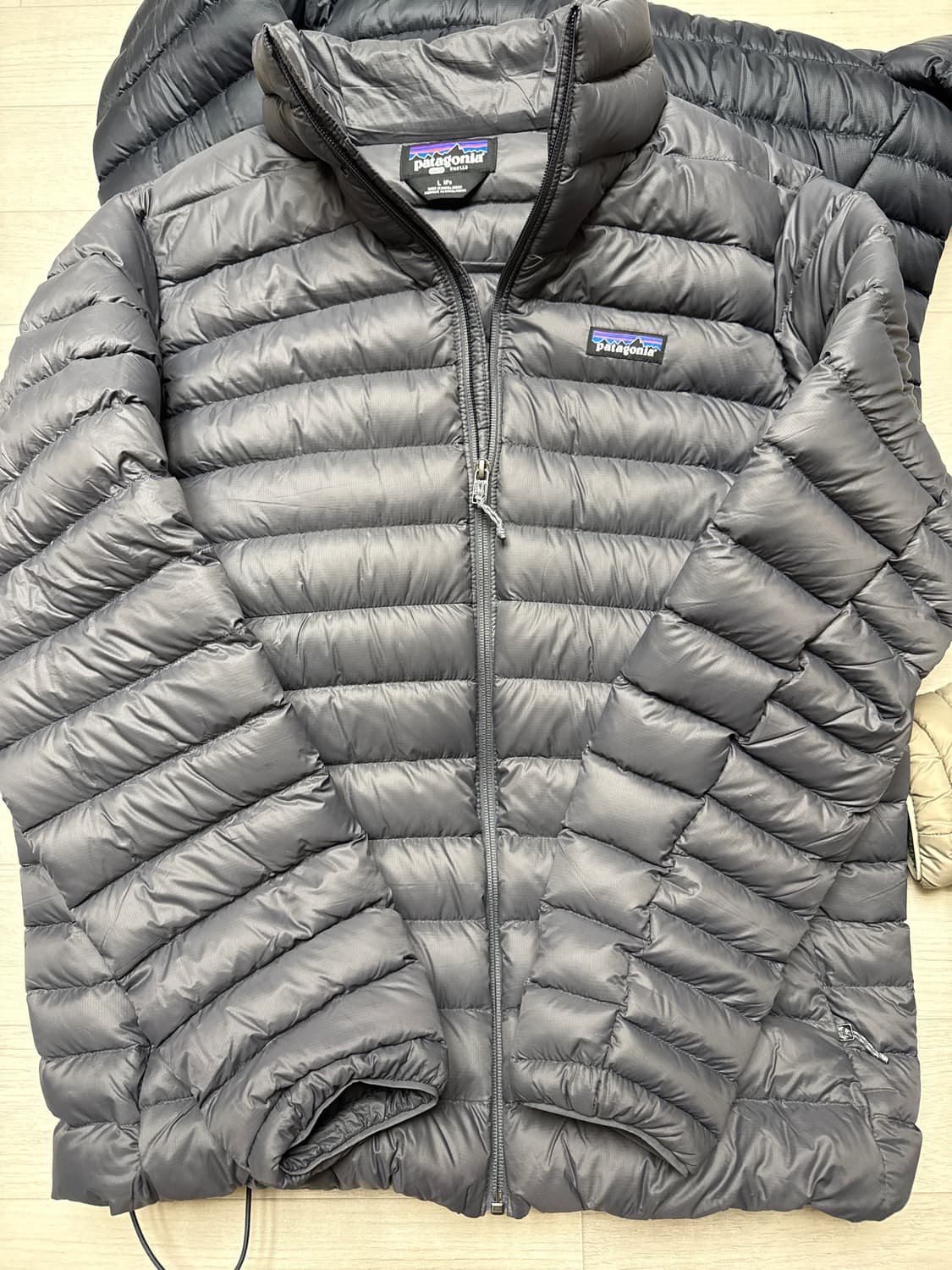 파타고니아 다운스웨터, 포지그레이, 라지 사이즈 상품이미지2