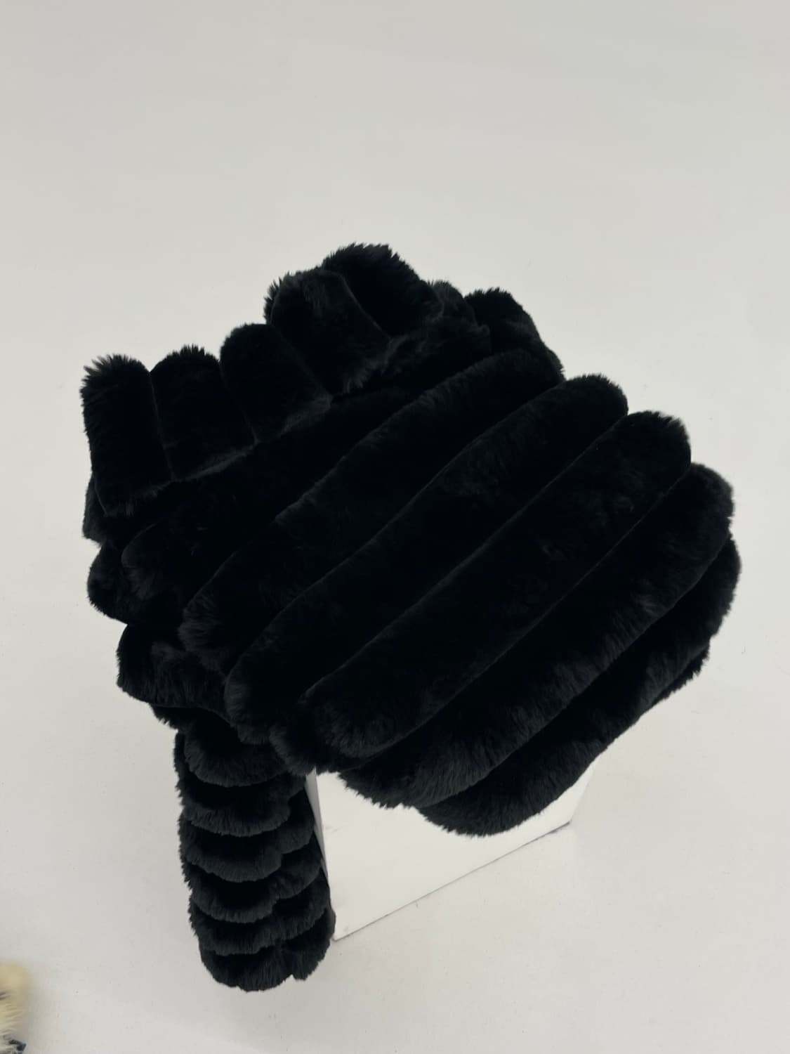 Vintage Black Fur Jacket 상품이미지4