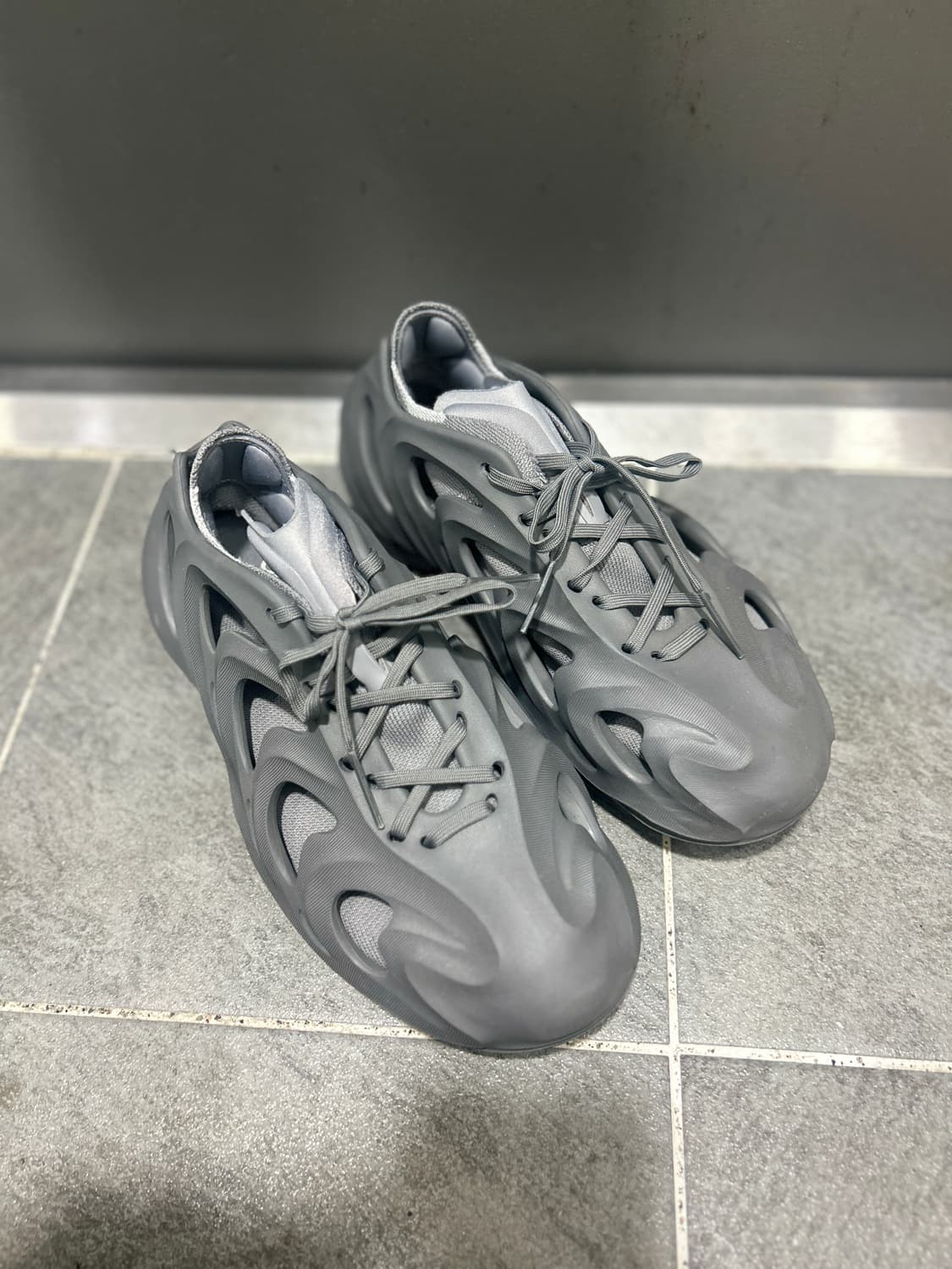 아디다스 아디폼Q 운동화 트리플 그레이 250 상품이미지2