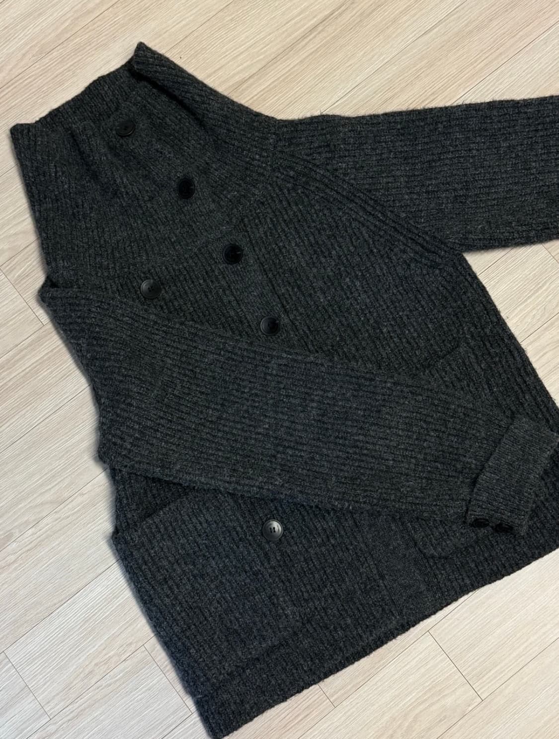 미세키서울 니트가디건 차콜 상품이미지2