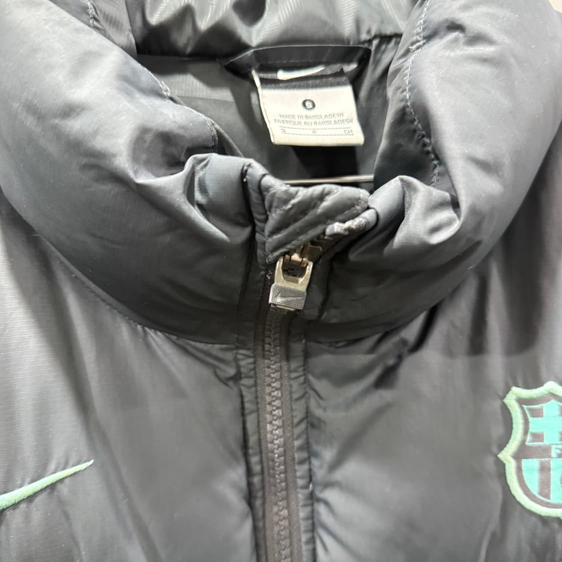 S 나이키 FC바르셀로나 축구팀 덕다운 패딩 자켓 상품이미지4
