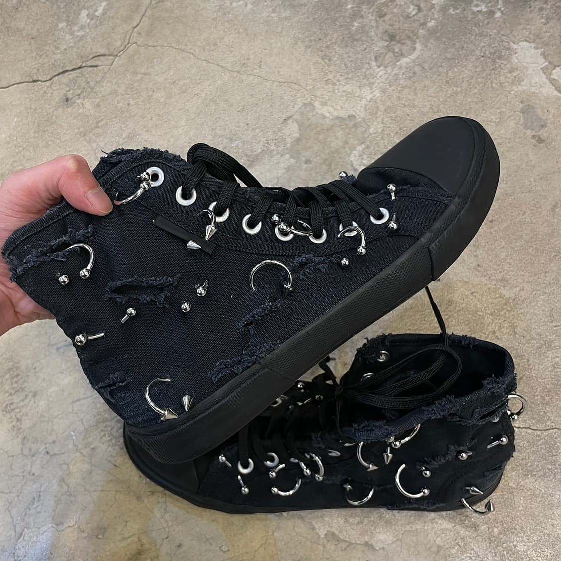 발렌시아가 파리 피어싱 스니커즈 상품이미지6