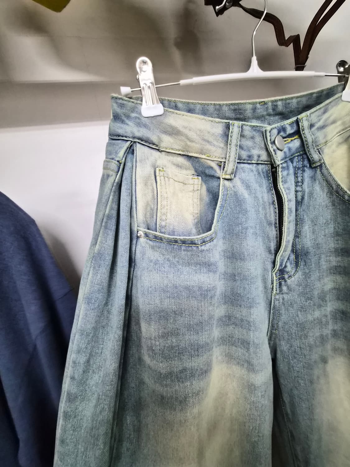 레터링 리본포인트 티. 세미 커브드 와이드 데님 상품이미지6