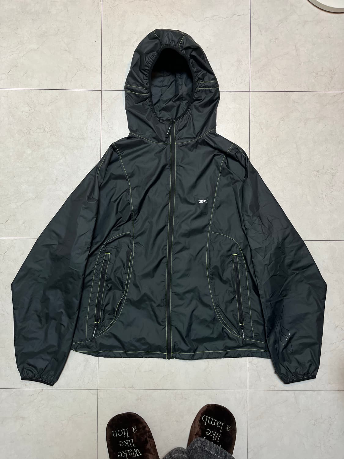 리복 X 라이풀 미니멀 가먼츠 윈드브레이커 상품이미지3