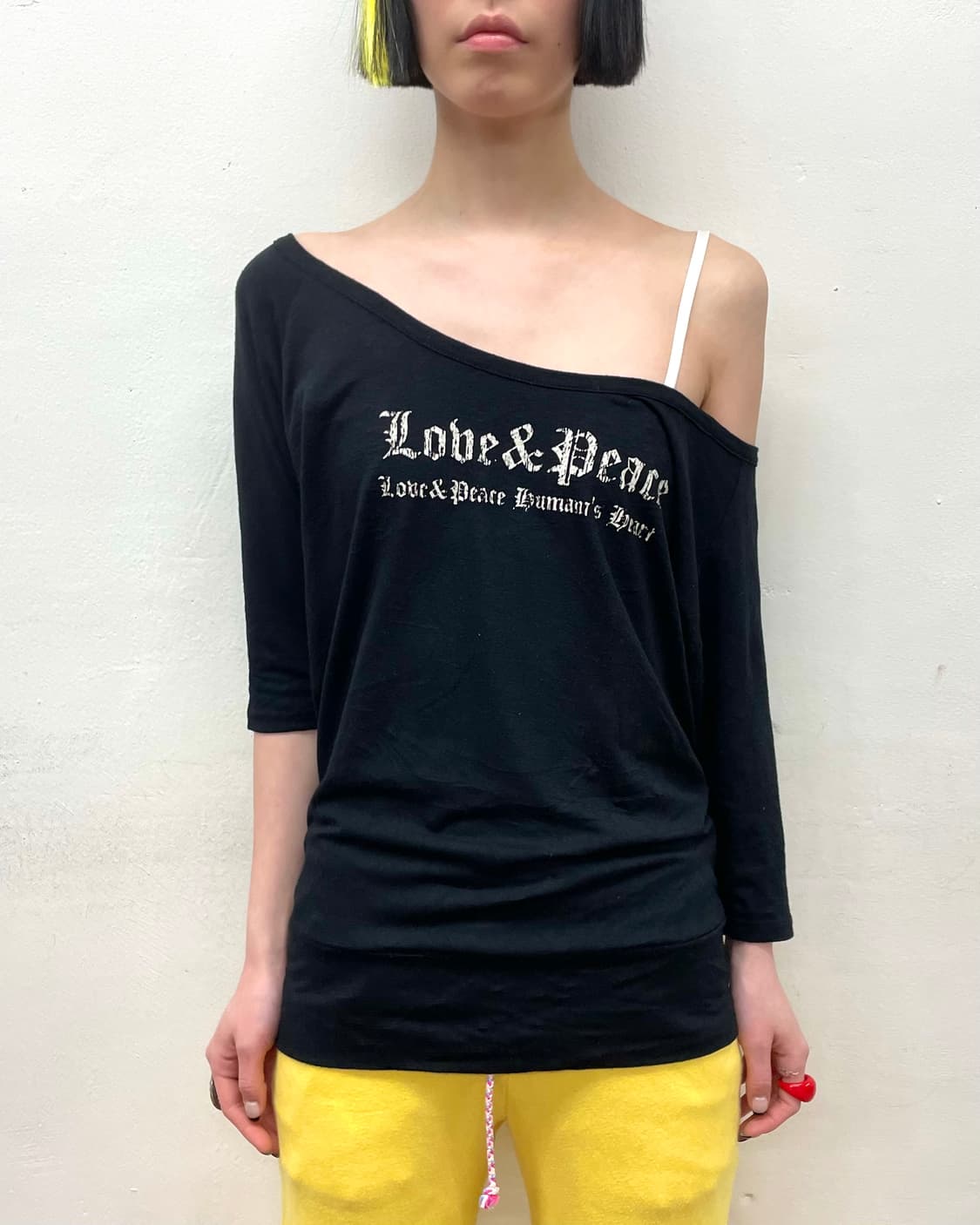 M.K.R Butterfly Embroidery Black T-shirt 상품이미지2