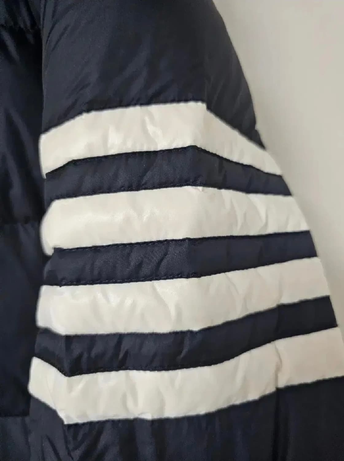 톰브라운 23fw 사선완장 롱패딩(1/100/오케이몰정품) 상품이미지6