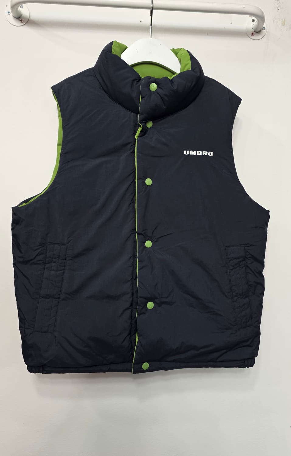 엄브로 남성 양면 덕다운 패딩 조끼 상품이미지1