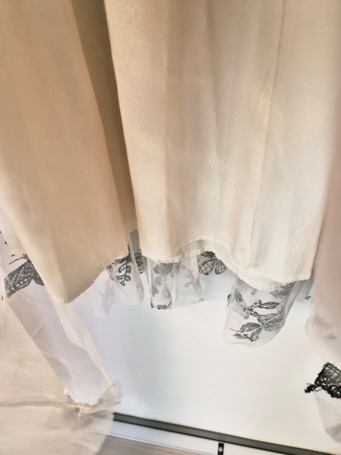 [새상품] 나비 자수 튤 롱 스커트 상품이미지7