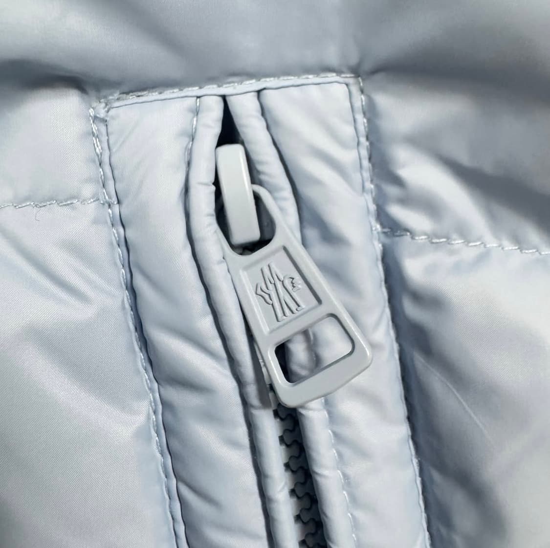 몽클레르 사탈라 쇼트 다운 자켓 블루 상품이미지5